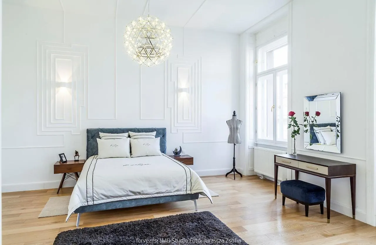 Walking Street Luxurious Huge Apartment Budapest Hungary