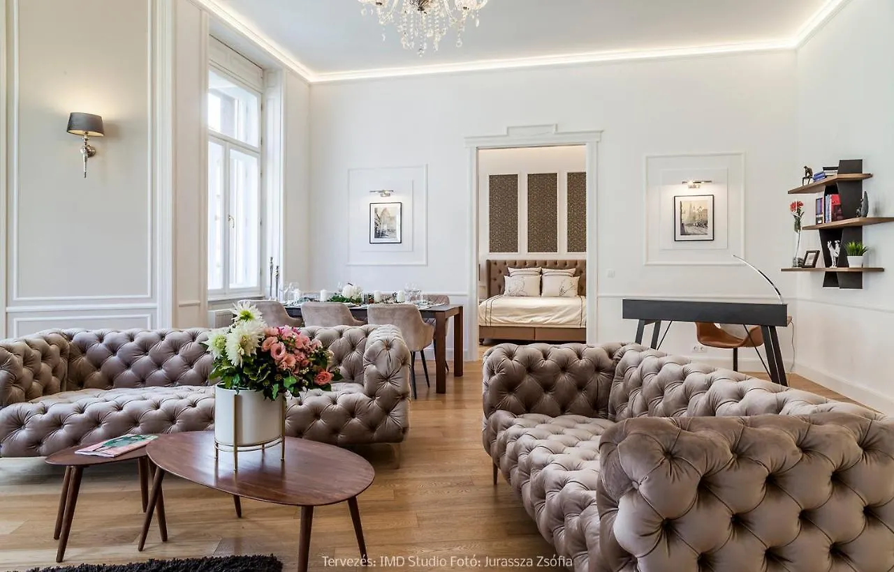 Walking Street Luxurious Huge Apartment Budapest