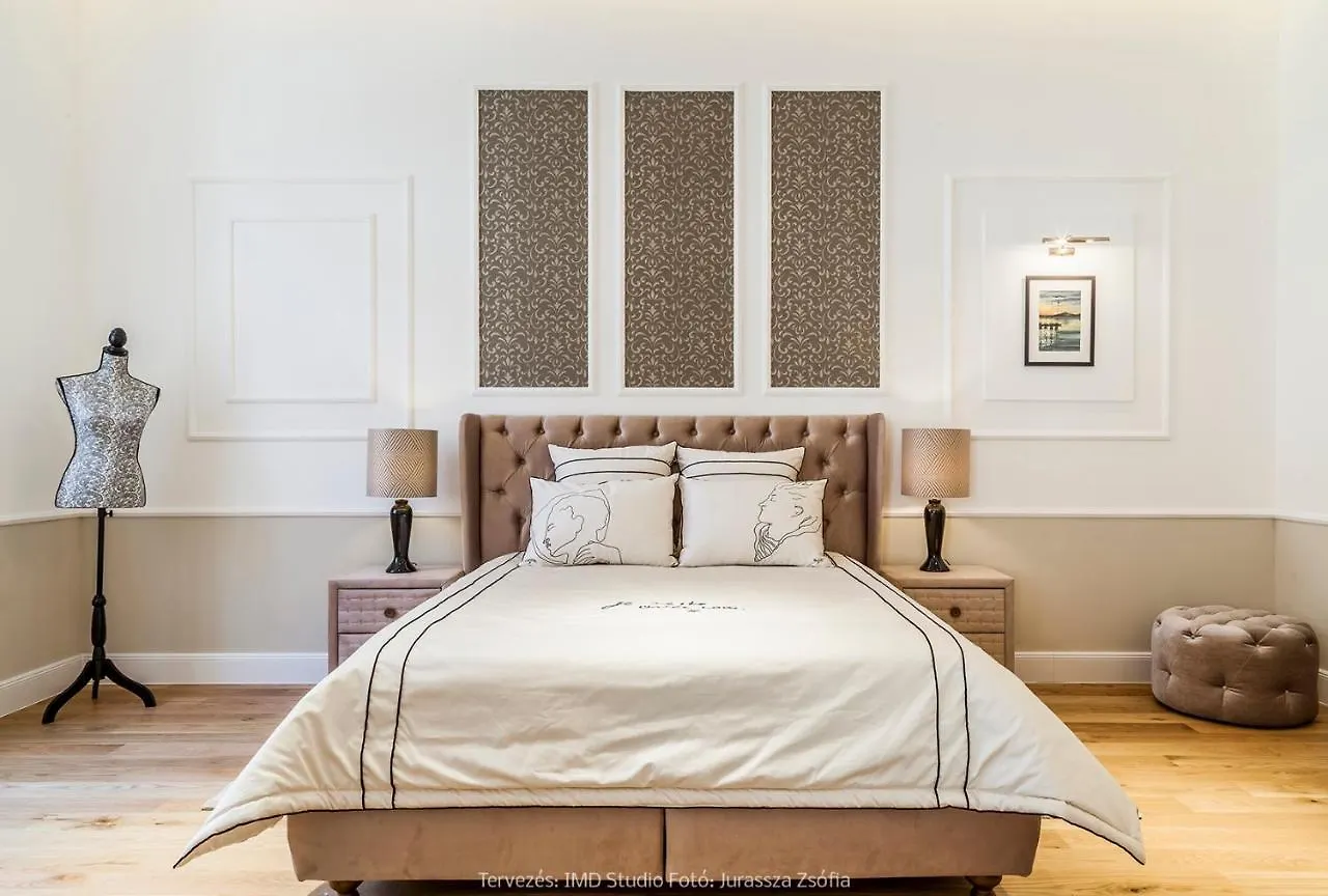 Walking Street Luxurious Huge Apartment Budapest