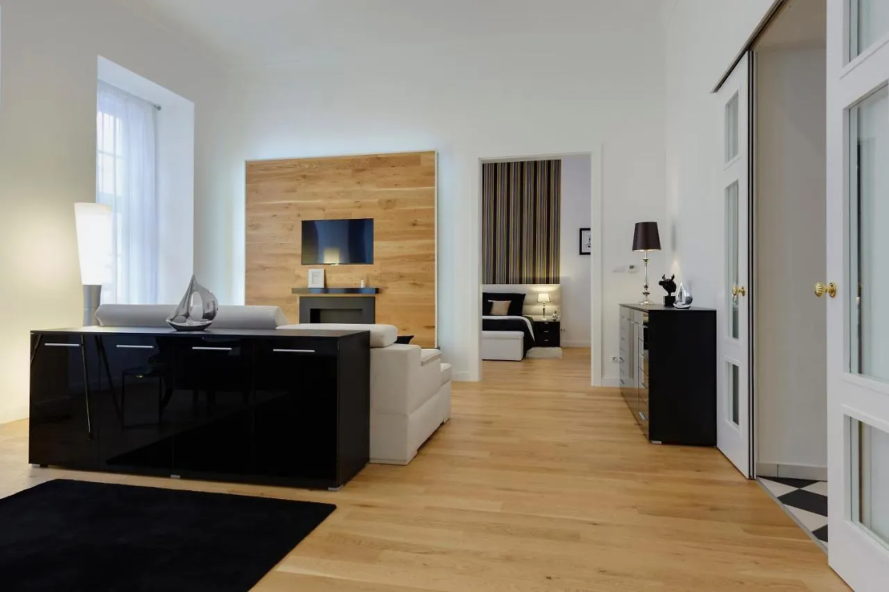 Walking Street Luxurious Huge Apartment Budapest