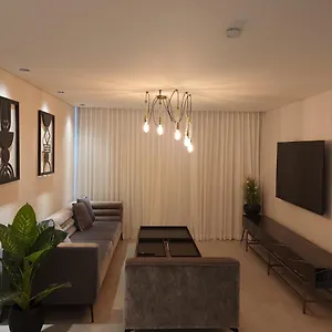 ספר כאן