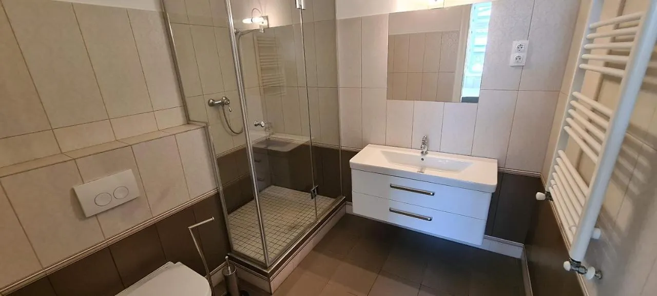 Walking Street Luxurious Huge Apartment Budapest