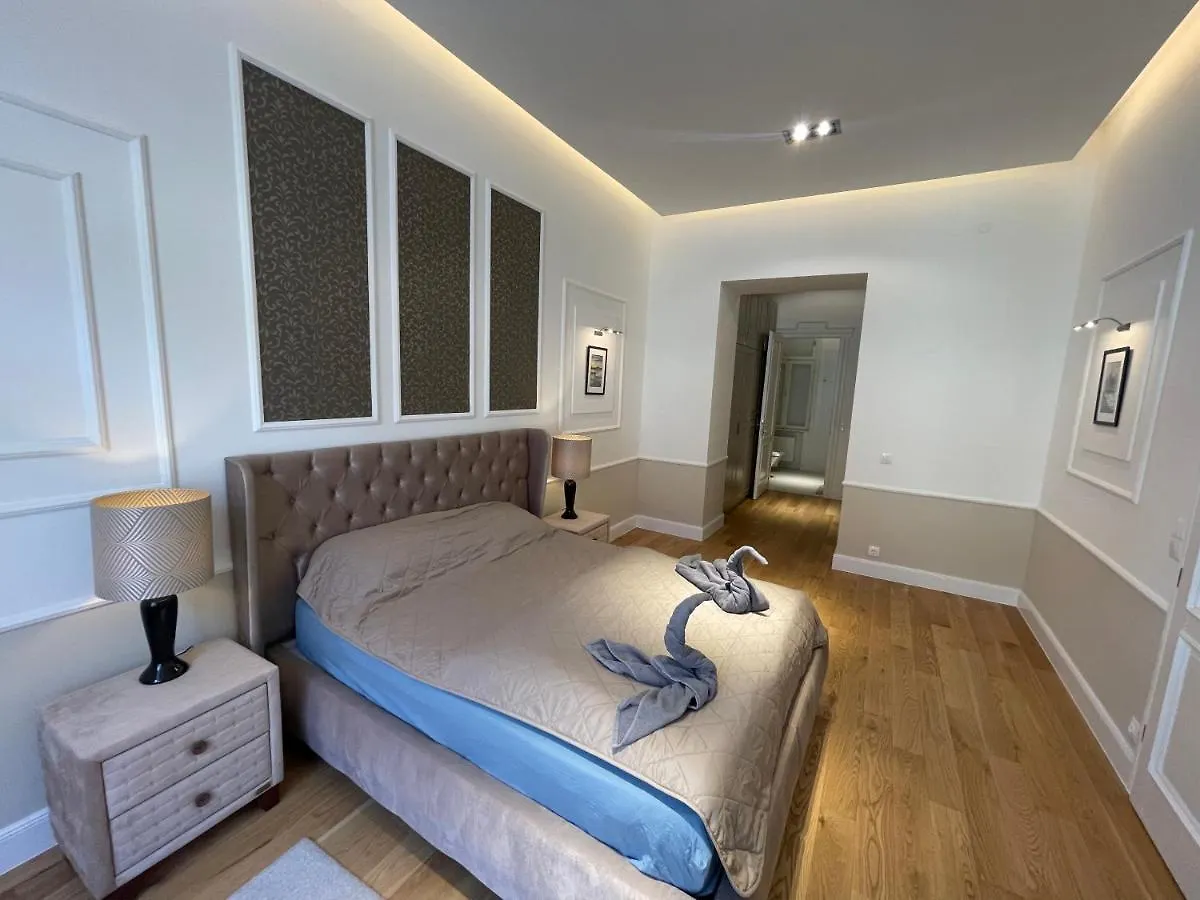 Walking Street Luxurious Huge Apartment Budapest